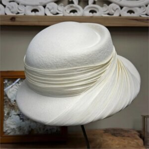 Autumn and winter irregular wide eaves silk hemp wool top hat women’s simple elegant