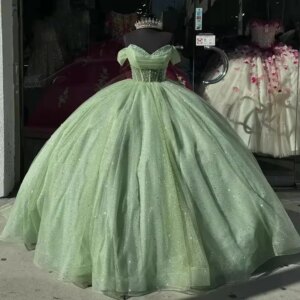 Glittering Green Quinceanera Dresses Ball Gown Off-Shoulder 15 Anos Beading Formal Princess Party Customized Dresses