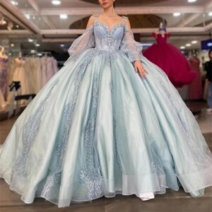Light Blue Shiny Quinceanera Dresses Off Shoulder Ball Gown Sweet 16 Dress Applique Lace Beading Crystal Tull Birthday Party Ves