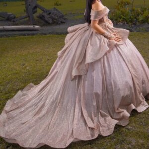 Customized Shinny Sweet 15 16 Girl Quinceanera Dress Off Shoulder Beads Applique Ball Gown Prom Occasion Party Dress Dance Wear
