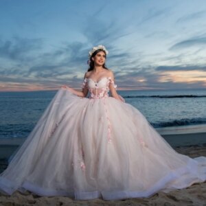 Light Champagne Quinceanera Dresses Ball Gown Lace Applique Beaded Beads Crystal Bow Corset Sweet 16 Dress Vestidos De 15 Anos