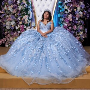 Sky Blue Shiny Quinceanera Dresses Ball Gown Off Shoulder Sequin Applique Beading Crystal Tull Party Birthday Sweet 16 Dress Ves