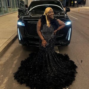 Luxury Crystals Beaded Mermaid Prom Dresses Glitter Sequins Evening Party Gown Black Girls Feathers Customized Robes de soirée
