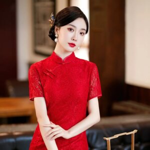 Ladies red cheongsam lace hollow-out craft short-sleeved stand-up collar evening dress