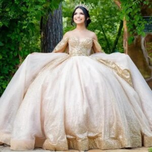 Light Champagne Sparkly Quinceanera Dresses Off Shoulder Vestidos De 15 Anos Beading Crystal Tull Princess Party Gowns Sweet