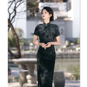 Retro Chinese Style Velvet Long Short Sleeve Robe Qi Pao     Middle-Aged Elderly Women Cheongsam Dress