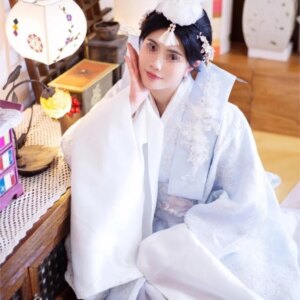 Photo to shoot big sleeve shirt ethnic style costumes traditional dress