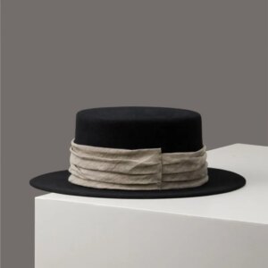 Autumn and winter women’s new elegant flat hat linen fold art show face Xiaoping cornice top