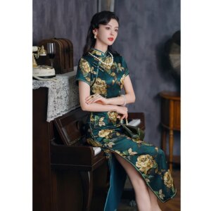 High Quality Summer Vintage Green Cheongsam Qipao Female Modified Long Type Temperament New Ancient Chinese Clothing