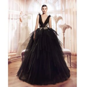 Classic Black Formal Evening Dress Fashion V-Neck Sleeveless Pleat Ball Gowns Elegant Floor Length Princess Party Prom Dresses