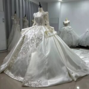 فساتين اعراس نسائي Ball Gown Dress Long Sleeve Halter Lace Up Keyhole Back Sequined Beading Customized Wedding Dress