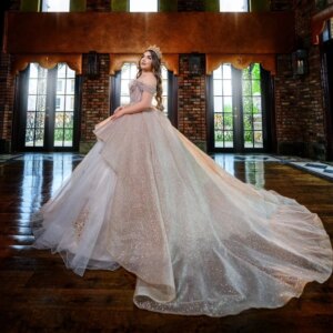 Mexican Shiny Quinceanera Dresses Ball Gown Off The Shoulder Applique Lace Beadded Tull Tiered Corset Sweet 16 Dress Vestidos De