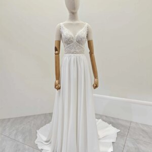 V-Neck Plain Wedding Dress With Beaded Lace Decoration Bridal Wedding Dress With Small Train A-Line Women’s Dress