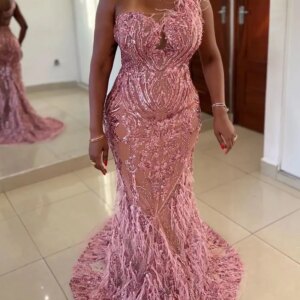 Plus Size Pink Mermaid Mother Of Bride Dresses Sequined Feather Sheer Neck EveningParty Mama’s Dress Vintage Wedding Guest Gowns