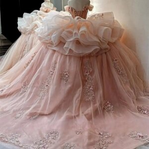 Luxury Light Pink Tulle Crystals Quinceanera Dress Ball Gown 2024 Lace Applique Ruffles Sweet 16 Dress Vestidos De 15 Años