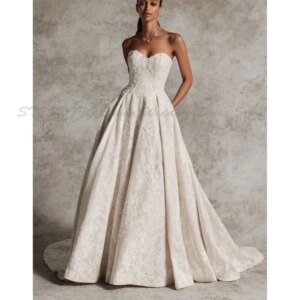 Classic Women Elegant Evening Dress Strapless Sleeveless Backless High Quality Floor Length A Line Pretty Banquet Wedding Gown