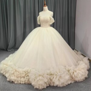 Light Champagne Shiny Quinceanera Dresses Ball Gown Off The Shoulder Tull Tiered Party Birthday Sweet 16 Vestidos 15 De Anos