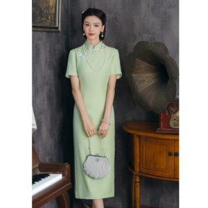 High Quality 2024 Summer Green Real Silk Cheongsam Interwoven Dress Improved Young Retro Girl Long