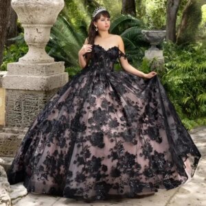 Black Shiny Sweetheart Ball Gown Quinceanera Dresses Off the Shoulder Appliques Lace Flower Bow Corset Vestidos De 15 Años