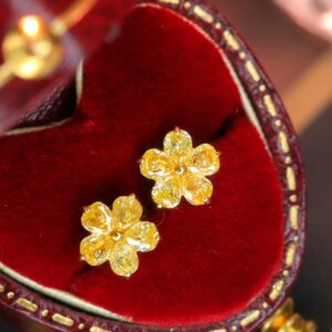 Aazuo Real 18K Yellow Gold Real Yellow Diamonds 0.8ct Fairy Flower Stud Earring Gifted For Women Wedding Party Chain Real Gold