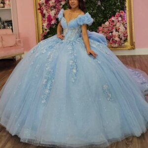 Sky Blue Shiny Quinceanera Dresses Off Shoulder Ball Gown Sweet 16 Dress Beads Appliques Lace Bow Tull Birthday Party Vestidos