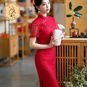 Red lace engagement long standing collar wedding toasted Chinese fashion cheongsam