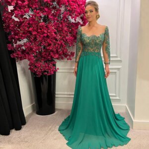 Elegant Green Lace Long Sleeves Mother of the Bride Dresses Chiffon Scoop Floor Length Women’s A-Line Party Dress for Wedding