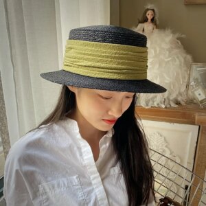 Flat hat Women’s autumn and winter youth eaves simple casual pasted cloth color vintage top