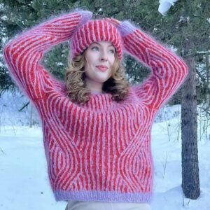 Round neck striped pullover sweater hand woven loose lazy comfortable mohair wool sweater for women in spring autumn new style