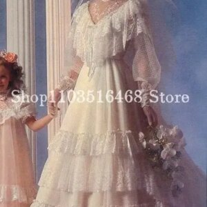 Vintage Victorian White Wedding Dresses High Neck Tulle Lace Long Sleeve Appliqued A-Line Dresses Black and White Customised