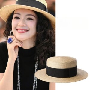 Extra-fine natural wheat hat with a large circumference for and flat top