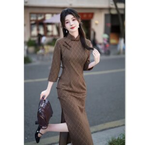 Suzhou and Hangzhou Style Retro Long Plaid 3/4 Sleeve Cheongsam Qi Pao Autumn New Traditional Chinese Skirt