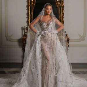 Luxurious Beaded Wedding Dress 2025 Romantic Sleeveless Strapless Bridal Gown Shiny Sequined Floor-length Gown Customized
