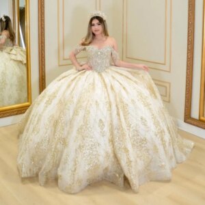 Champagne Shiny Quinceanera Dresses Off Shoulder Ball Gown Sweet 16 Dress Beads Sequin Applique Bow Tull Birthday Party Vestidos