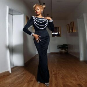 Saudi Arabia Formal Party Dress Elegant Velvet Mermaid Evening Gowns Long Sleeves Sexy Backless With Beading Prom Dresses
