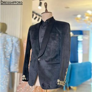 Black Velvet Groom Tuxedos Gold Appliques Groomsmen Men’s Wedding Prom Suits For Men 2 Pieces(Jacket+Pants)