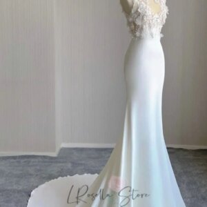 Customized Handmade Flowers Soft Crepe Mearmaid Wedding Dress High Neckline with Button Back Lace Applique Robe de mariée