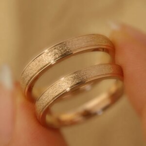 Designer Custom Simple Textured whole 100% 18K/14K/10K Couple Rings, Elegant Wedding/Engagement Bands for Men & Women
