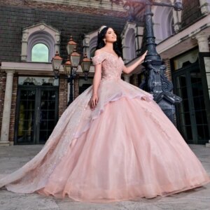 Light Pink Shiny Princess Sweet 16 Quinceanera Dresses Beaded Crystals Sequin Appliques Lace Vestido De 15 Anos Ball Gown