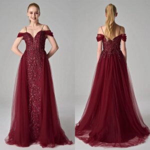 Vintage Burgundy Prom Dresses Lace Appliques Floor Length Evening Dresses Charming Sequins Customized Formal Wedding Guest Gowns