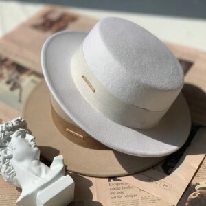 New autumn and winter flat top hat women along the small big circumference of all black
