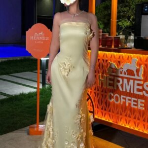 SWEMILE A-Line Hand-Made Floral Appliques Prom Dresses Floor-Length Strapless Sleeveless Evening Gowns For Special Occasions
