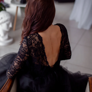 Sexy Black Evening Dresses V-Back Lace Top Long Sleeves Prom Dresses Sweep Train Party Dresses