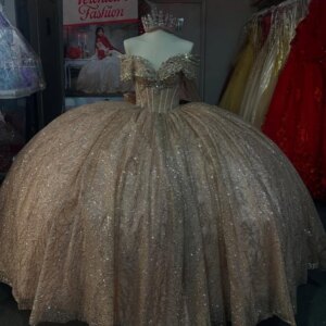 Champagne Shiny Princess Quinceanera Dresses Off Shoulder Sequin Lace Beading Crystal Bow Tull Sweet 16 Dress Ball Gown Vestidos