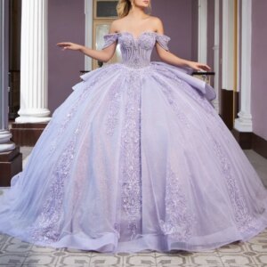 Light Lilac Shiny Quinceanera Dresses Off Shoulder Ball Gown Sweet 16 Dress Applique Lace Beading Tull Birthday Party Vestidos