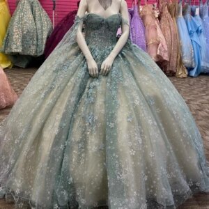 Luxury Light Green Quinceanera Dress Ball Gown Sweet 16 Girls Beading Appliques Lace With Cape Birthday Party Prom Dresses 15