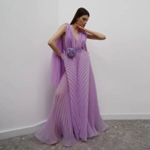 2025 New Lavender Trendy Pleated Prom Party Dresses Pleated Organza Evening Formal Dress Lilac V Neck Arabic Celebrity Dress