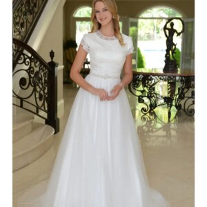 Elegance Long Modest Wedding Dresses With Sleeves New Arrival Buttons Back Lace top Beaded Belt Tulle Skirt Bridal Gowns