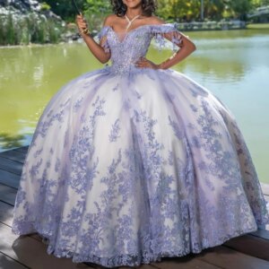 Lavender Shiny Quinceanera Dresses Off Shoulder Ball Gown Sweet 16 Dress Beading Applique Lace Bow Tull Birthday Party Vestidos