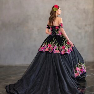 Customized  Gorgeous Black Strapless Lace-up Quinceanera Dress Mexican Floral Embroidered Birthday Ball Gowns